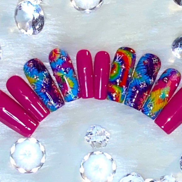 Tipsy||Press-on Nail Set - Picture 1 of 6